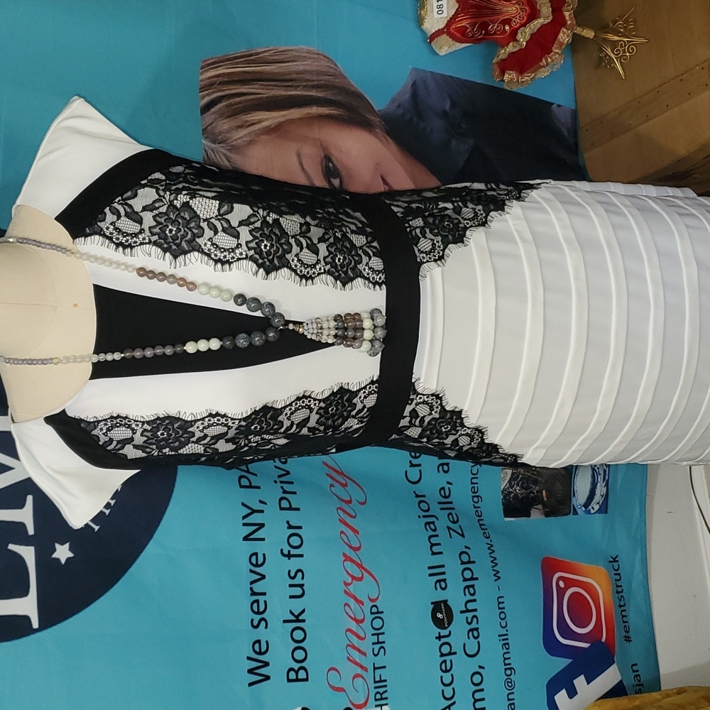 CB casual White and Black Lace Dress - Picture 2 of 10